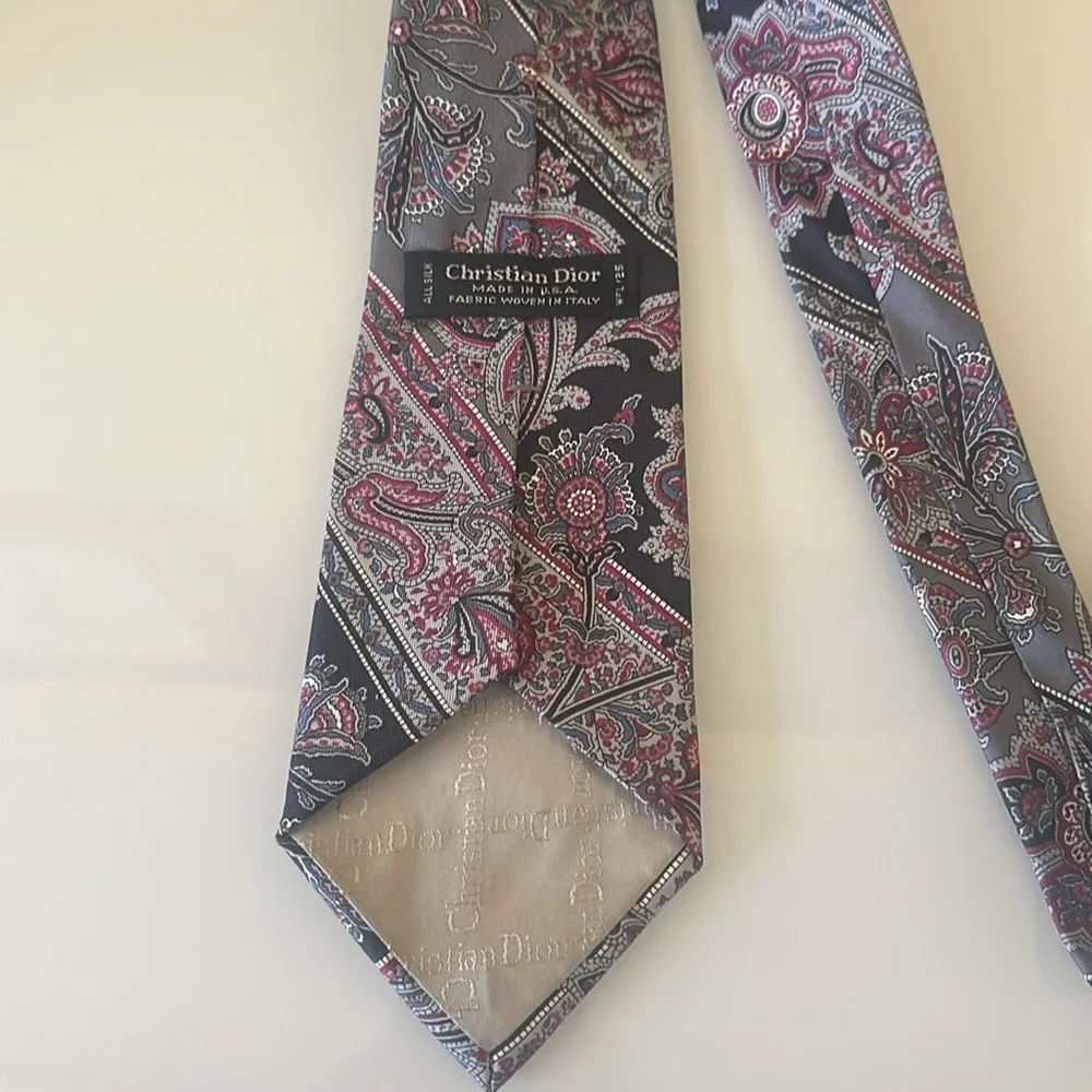 Christian Dior Vintage Gray Botanical Paisley Print 100% Silk Neck Tie